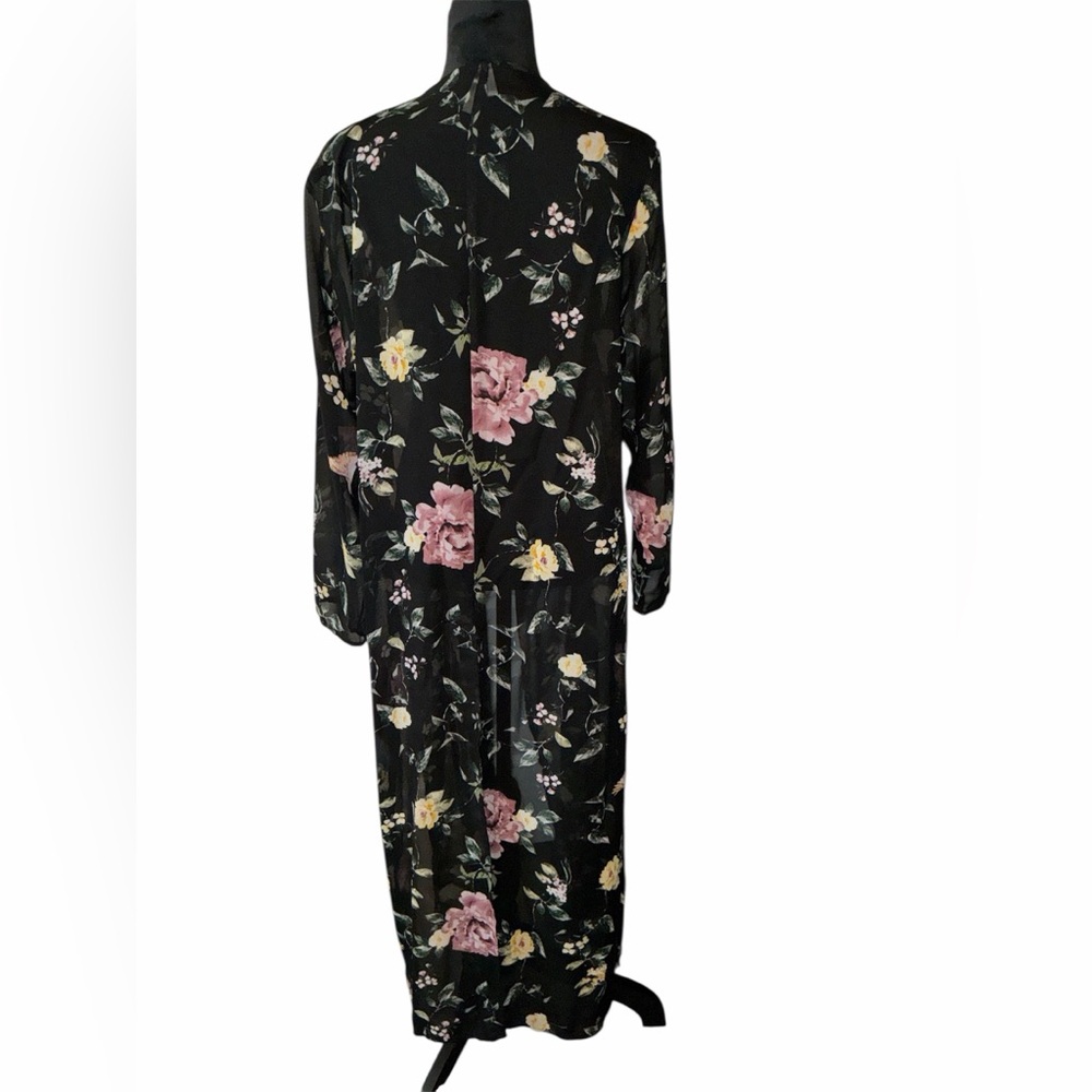 Truth NYC Black Floral Long Sleeve Kimono With Slits, Size 1X - Picture 3 of 4